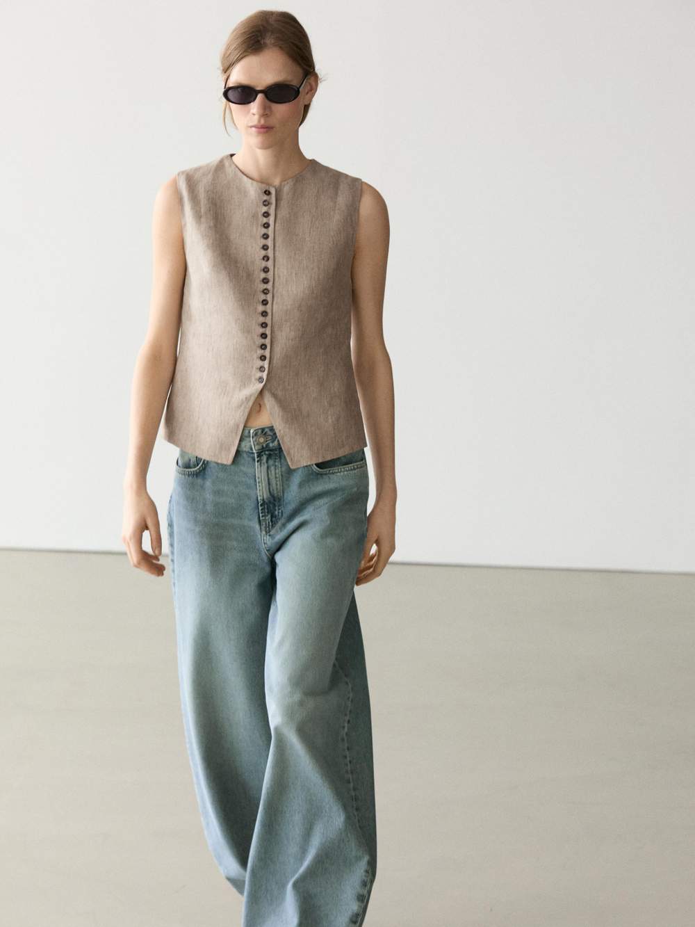 Linen melange waistcoat with buttons — Product image 5 of 15