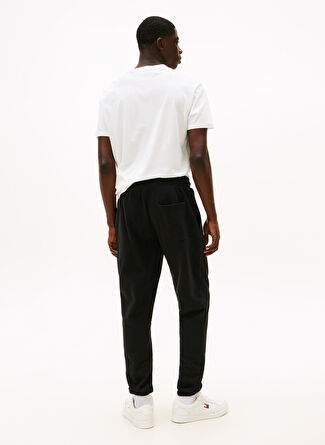 تومي جينز الرجال السود Sweatpant Dm0dm22094bds Tjm سليم Rwb العلم سوي — صورة المنتج 18 من 20