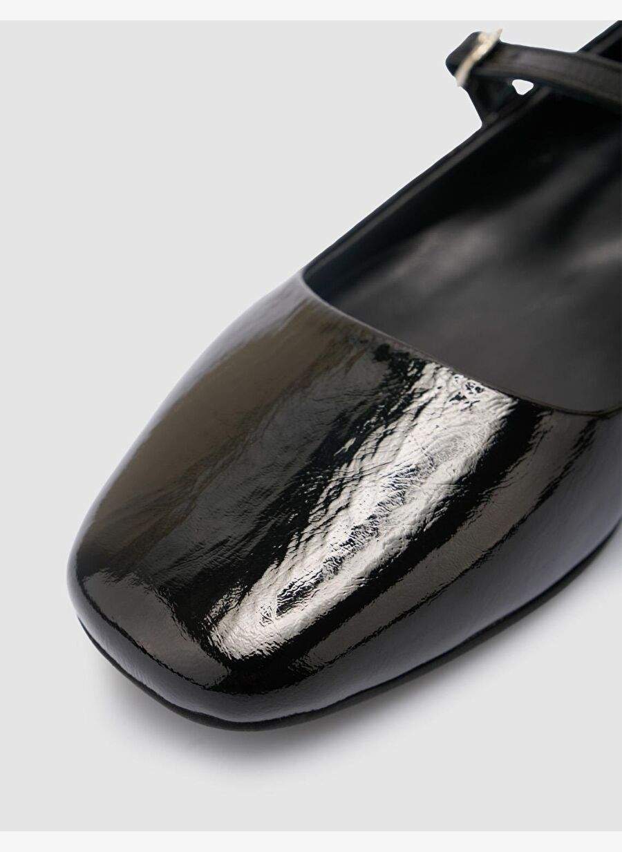 Leather — Product image 7 of 8