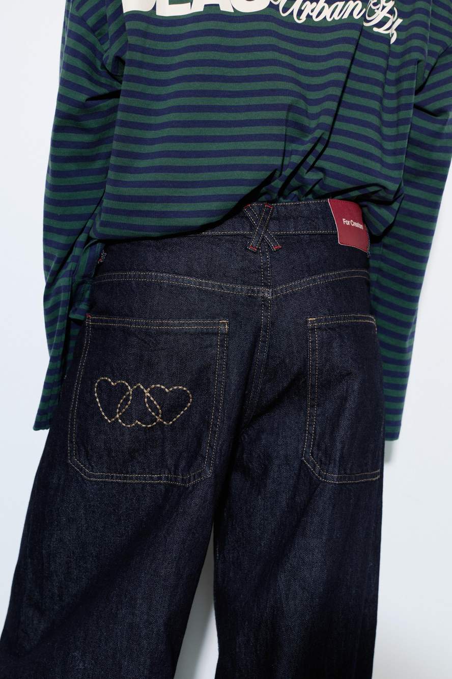 Barrel jeans with hearts — Product image 31 of 35