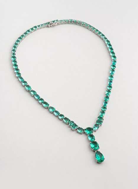 Iconic Emerald Green 18 Set White Gold Plating Silver Necklace