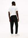 تومي جينز الرجال السود Sweatpant Dm0dm22094bds Tjm سليم Rwb العلم سوي — صورة المنتج 17 من 20