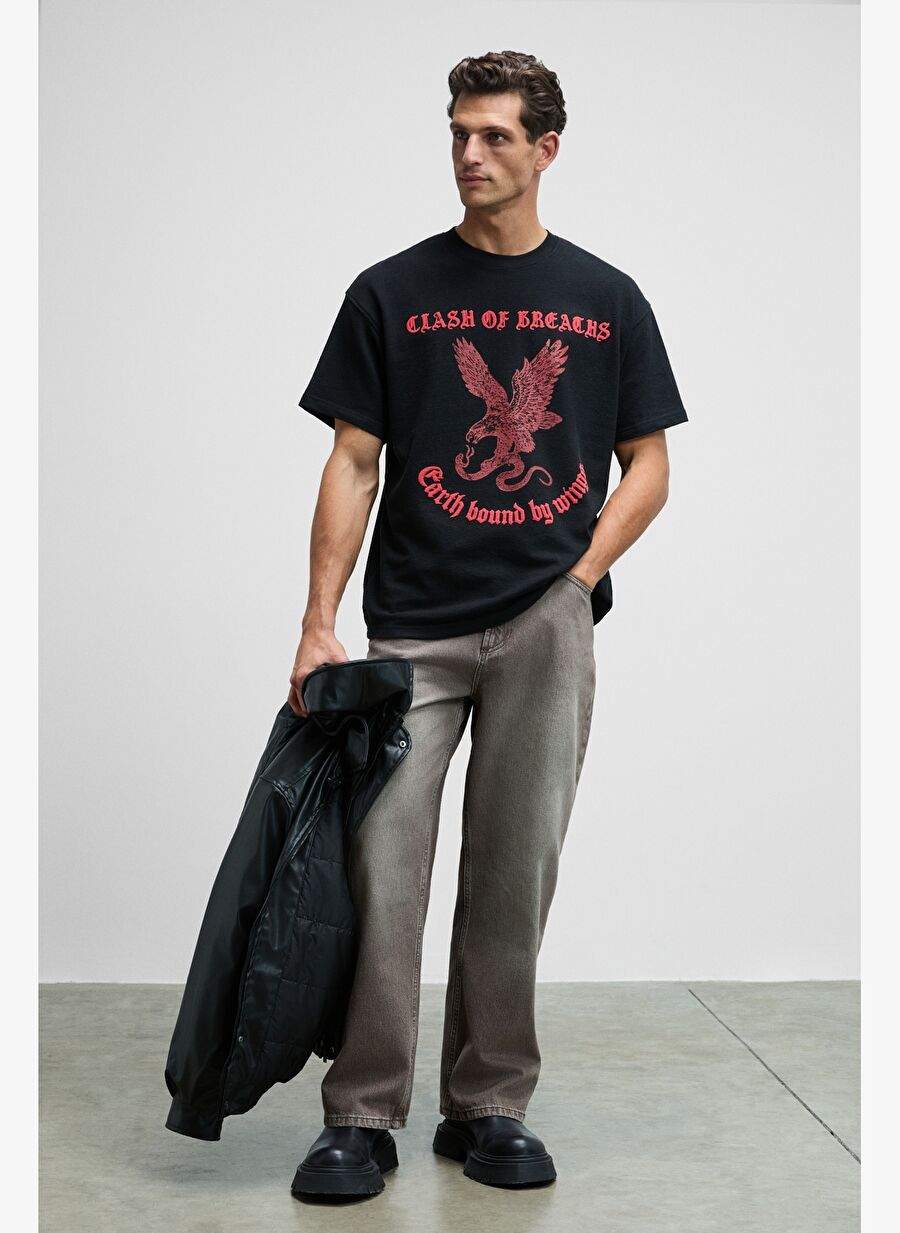 GUSI Erkek Önü Kabaran Baskılı %100 Organik Pamuk Oversize Fit Bisiklet Yaka Siyah T-Shirt — Product image 4 of 5