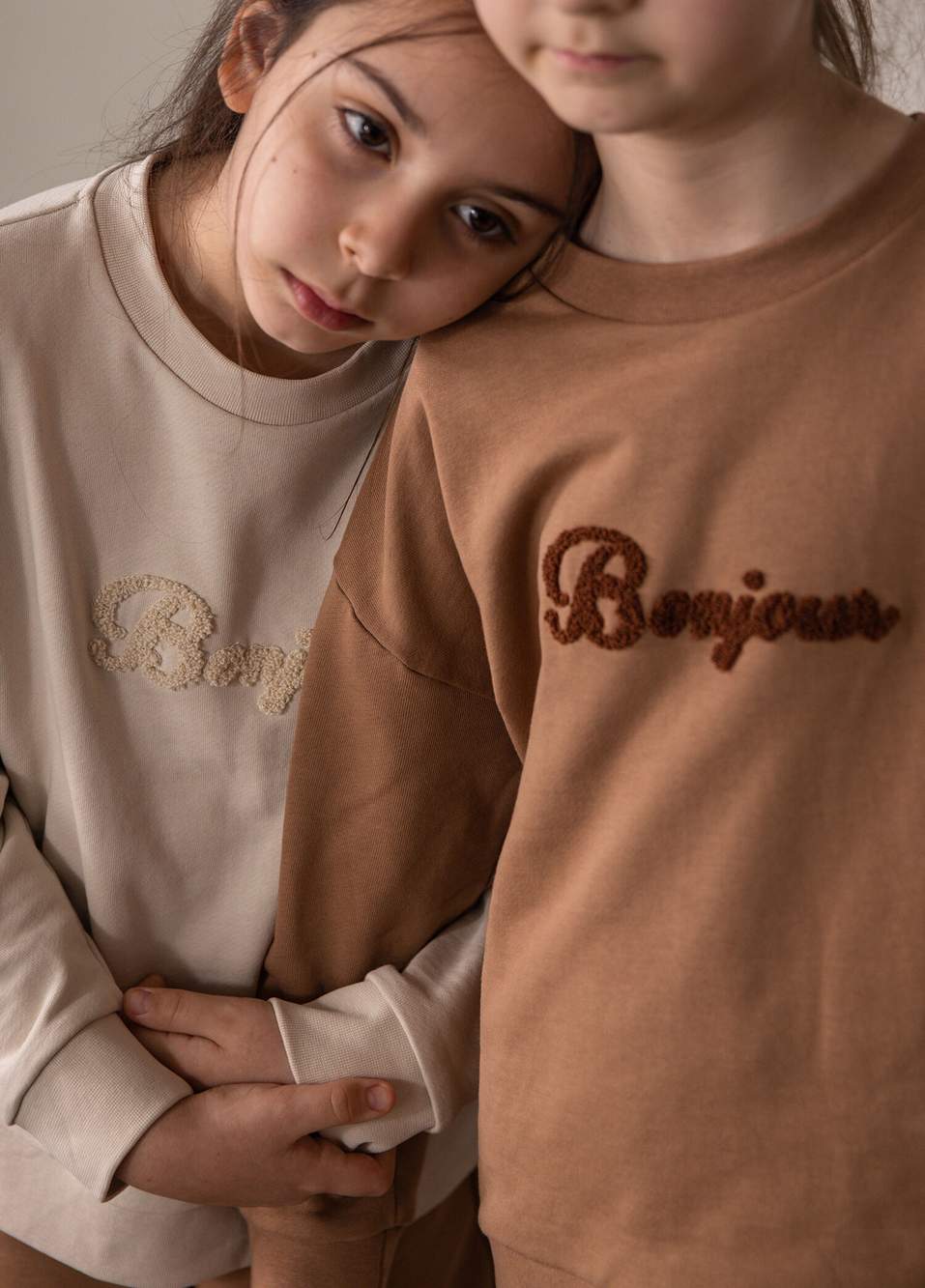 Taba Nakışlı Bisiklet Yaka Kız Çocuk Sweatshirt — صورة المنتج 4 من 4