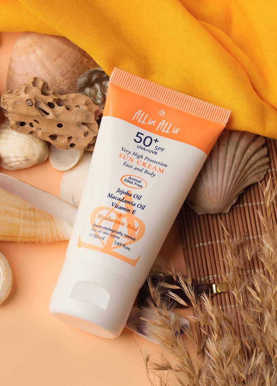Hyalüronik Asit ve Jojoba Yağı içeren SPF50+ Tüm Ciltler Için Yüksek Korumalı Güneş Kremi 50 ml — Product image 4 of 4