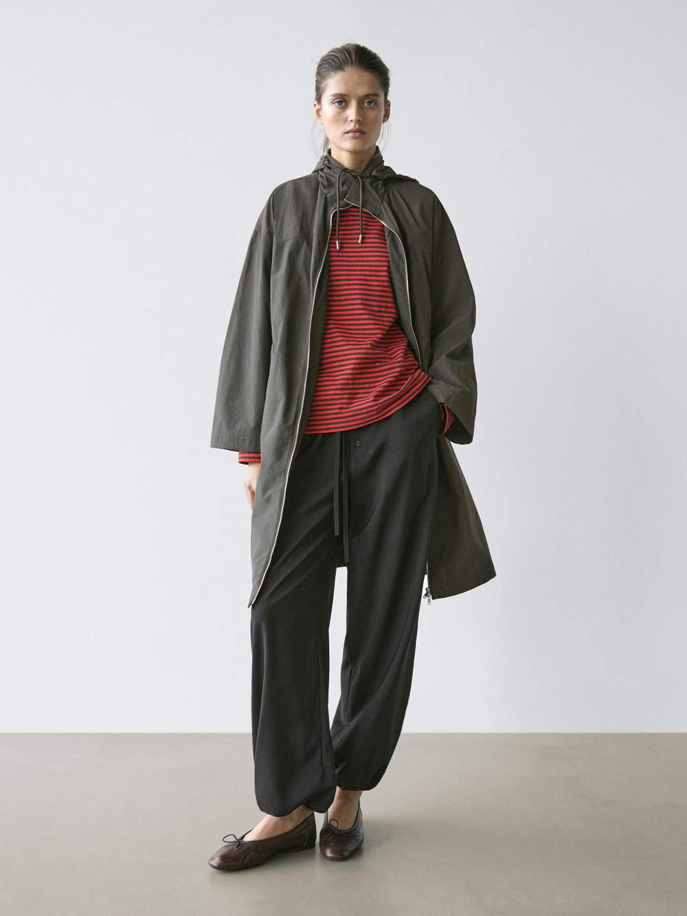 Technical fabric trench coat with hood — Product image 4 of 12