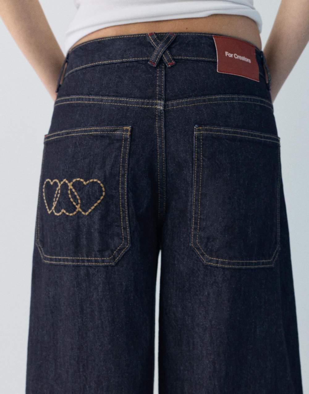 Barrel jeans with hearts — Product image 10 of 35