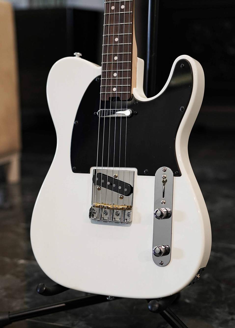 Shira Classic T White Dirt Elektro Gitar — صورة المنتج 5 من 6