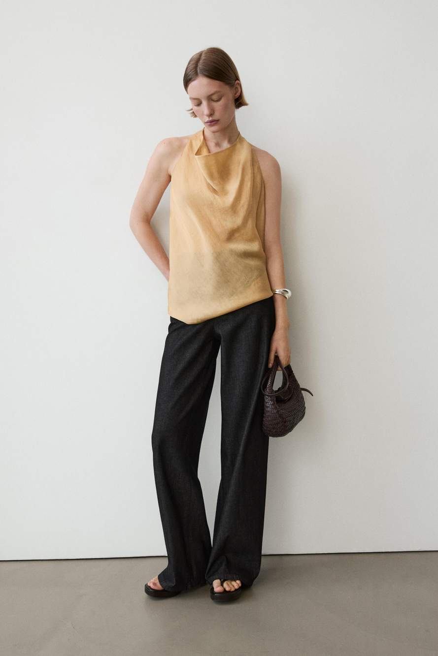 توب فضفاض بياقة ملتفة — صورة المنتج 6 من 20