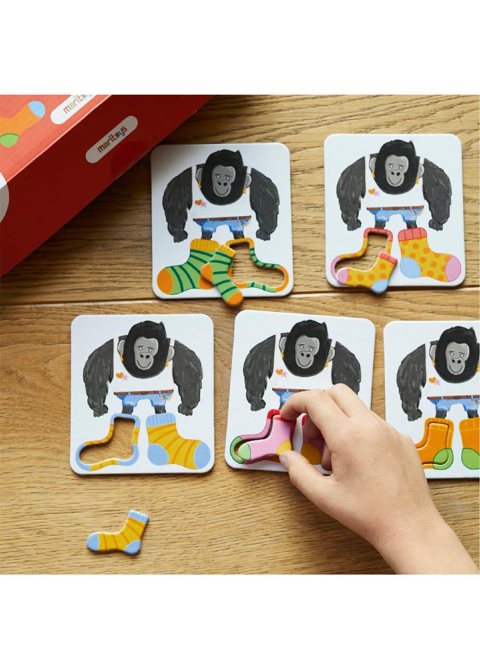 Giant Socks Gorilla: 40 Kartlı Hafıza Eşleştirme ve Puzzle Oyunu — صورة المنتج 5 من 6