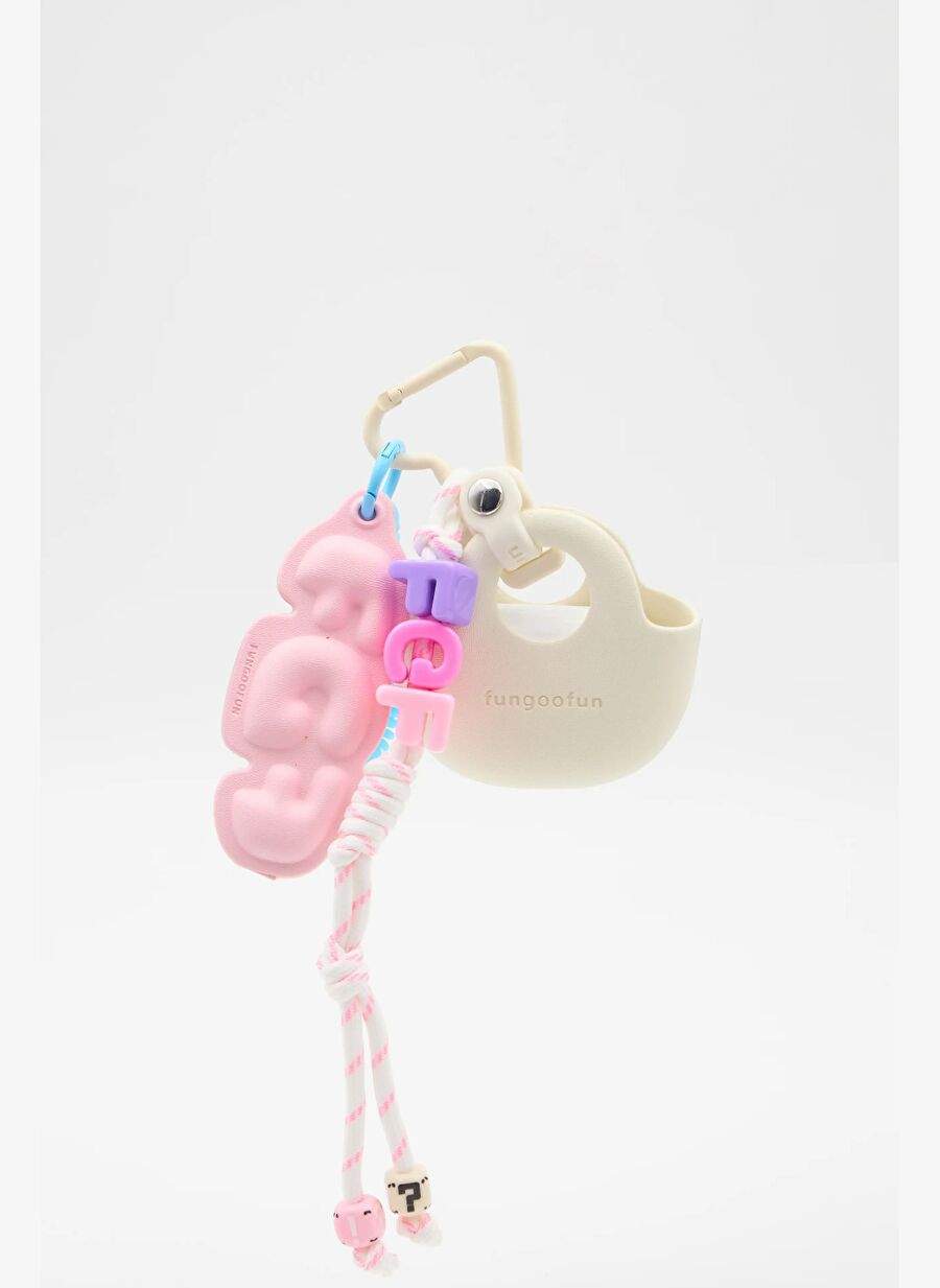 Mini Çanta Formunda AirPods Kılıfı ve Paracord Çanta Süsü Seti BEYAZ — Product image 4 of 5
