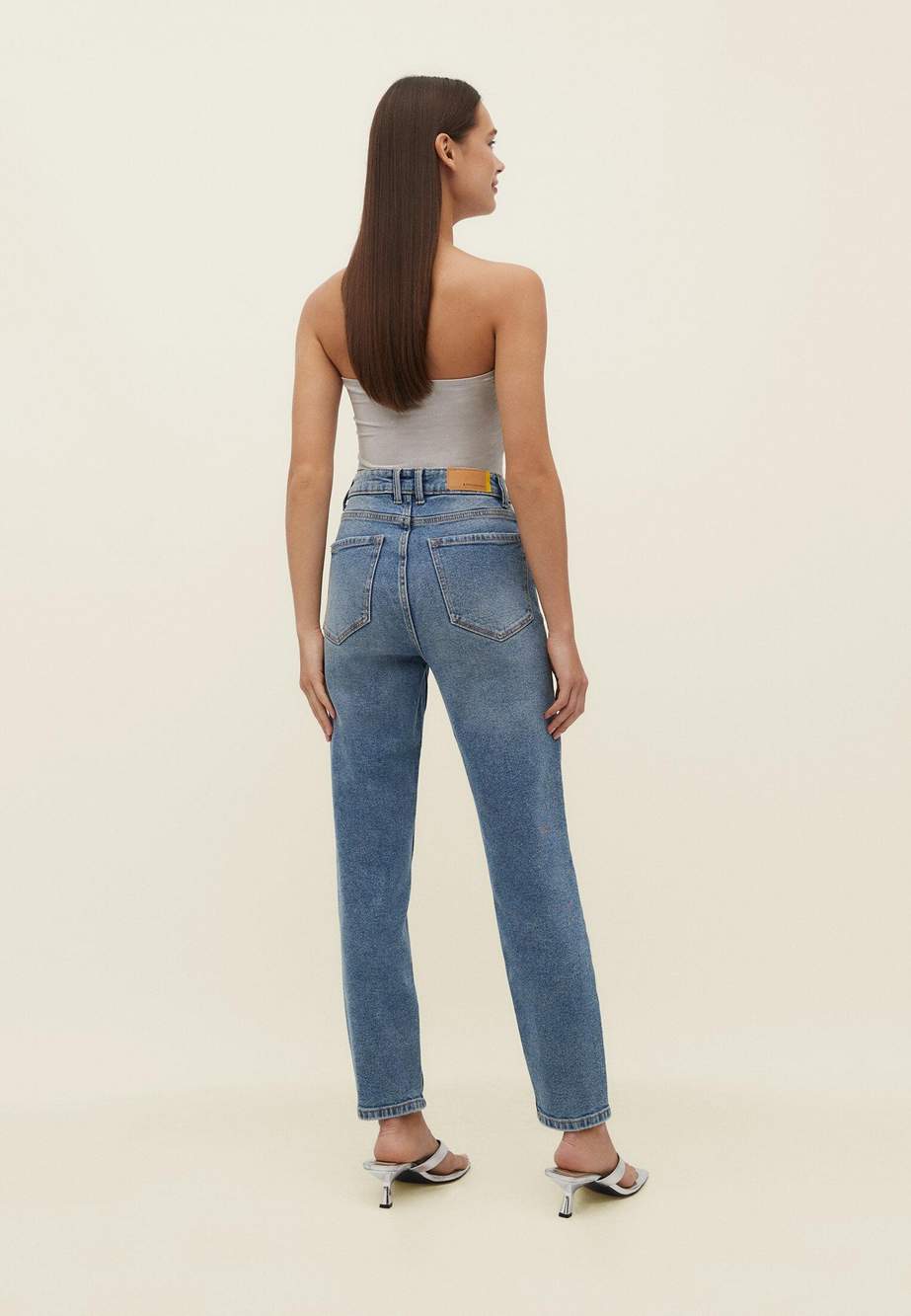 D10 Slim fit mom jeans — صورة المنتج 16 من 45
