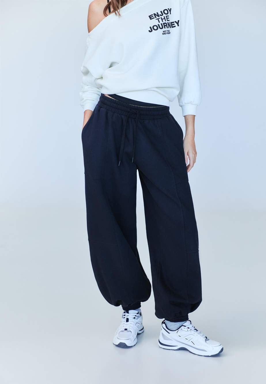 Plush balloon jogger trousers — صورة المنتج 6 من 140