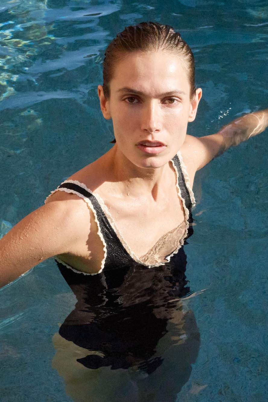 SEAMLESS LACE BODYSUIT — Product image 7 of 11