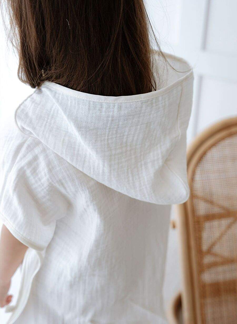 4 Floor Muslin Poncho - Letter Series - Little Deer - F Letter — Product image 5 of 7