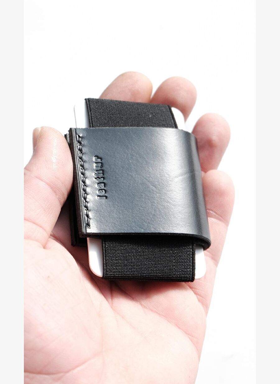 Lyc Mini Parlak Siyah Deri Kartlk — Product image 4 of 4