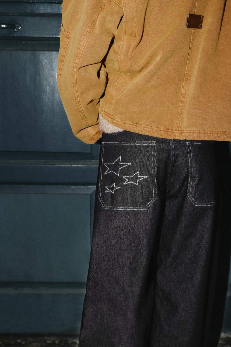 Barrel jeans with stars — Product image 28 of 32