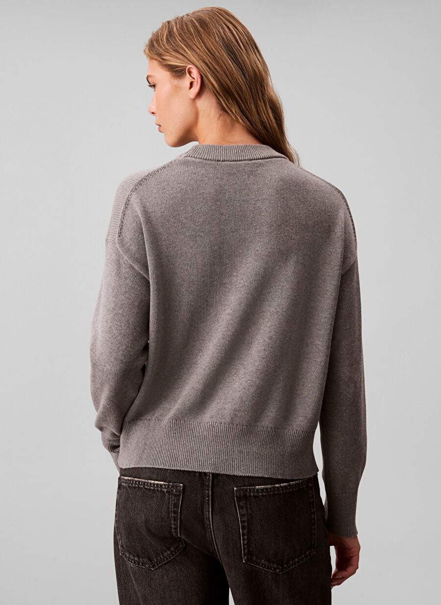 Calvin Klein Jeans Gri Kadn Yuvarlak Yaka Standart Baskl Kazak Lv047c311gp7e — صورة المنتج 5 من 5