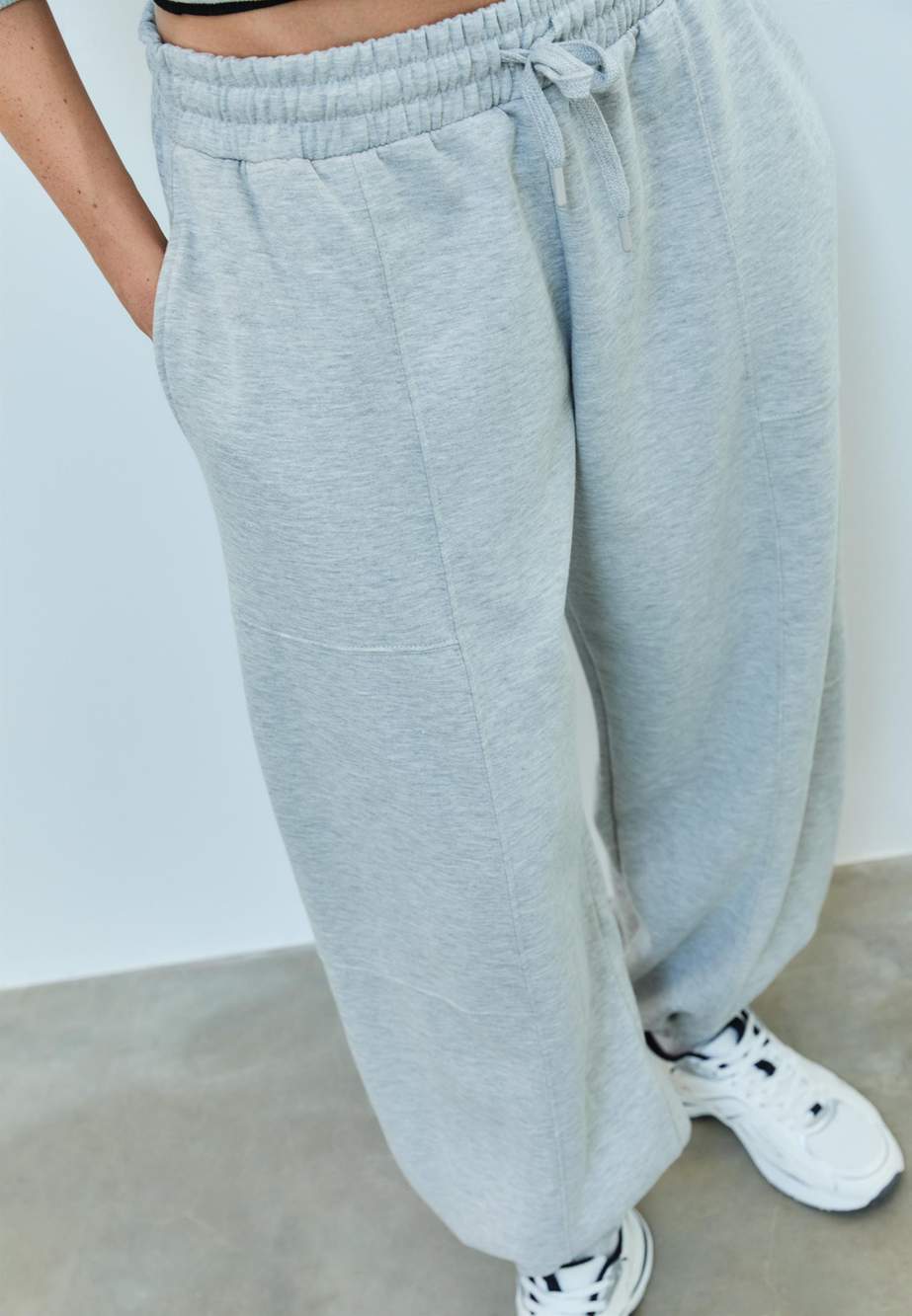 Plush balloon jogger trousers — صورة المنتج 37 من 140