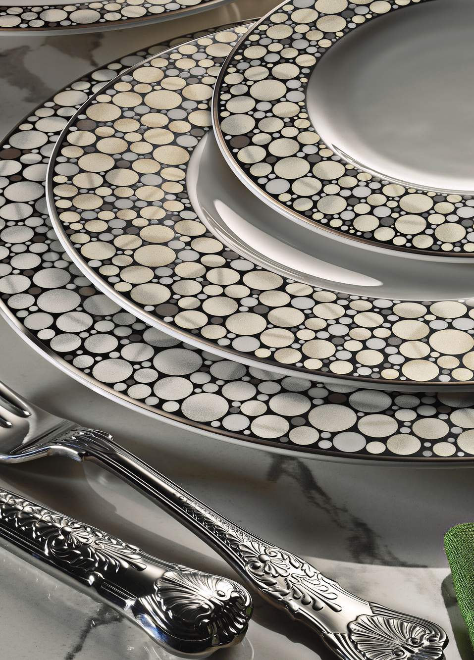 Silver Pearl 72 Parça Bone China Yemek Takımı — Product image 3 of 3