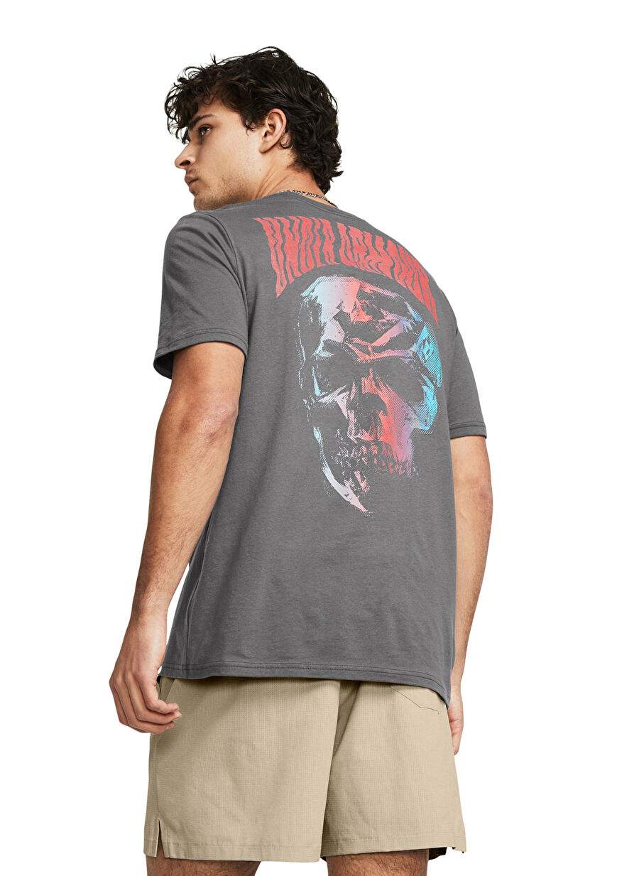 Under Armour 1382833-025 UA Dusk to Dawn Skul SS Gri Erkek T-Shirt — صورة المنتج 3 من 3