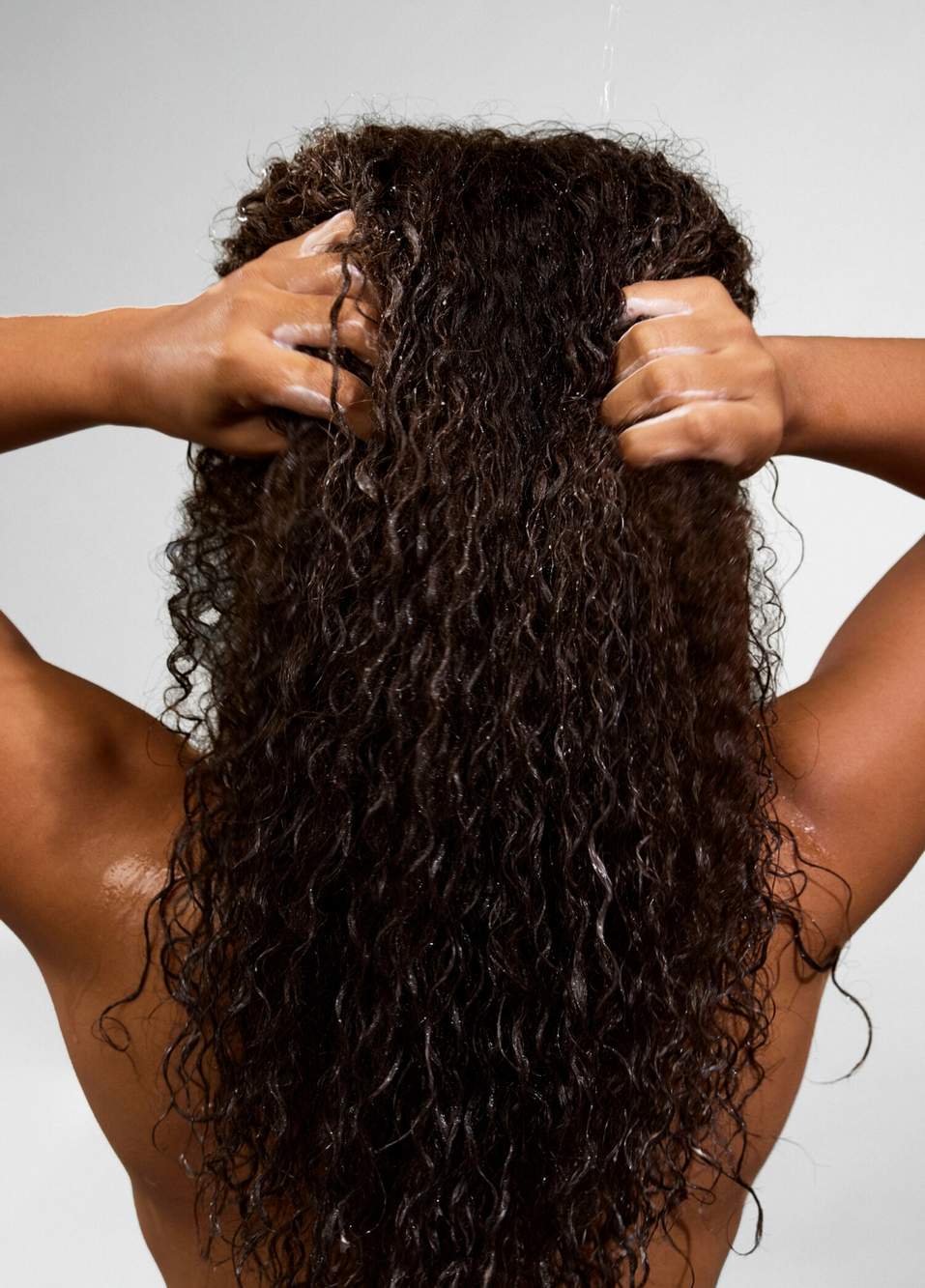 Strong Curls Strengthening Rosemary Oil Curling Shampoo 250 ml — صورة المنتج 4 من 5