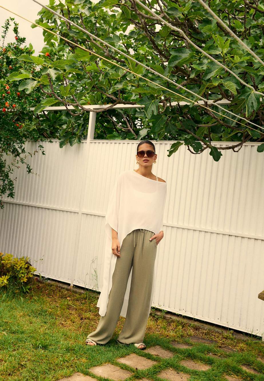 Flowing linen-effect trousers — Product image 8 of 51