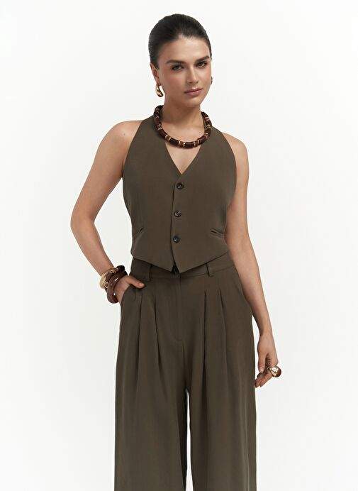 Pailey Low-cut Khaki Vest Pants Set — Product image 10 of 40