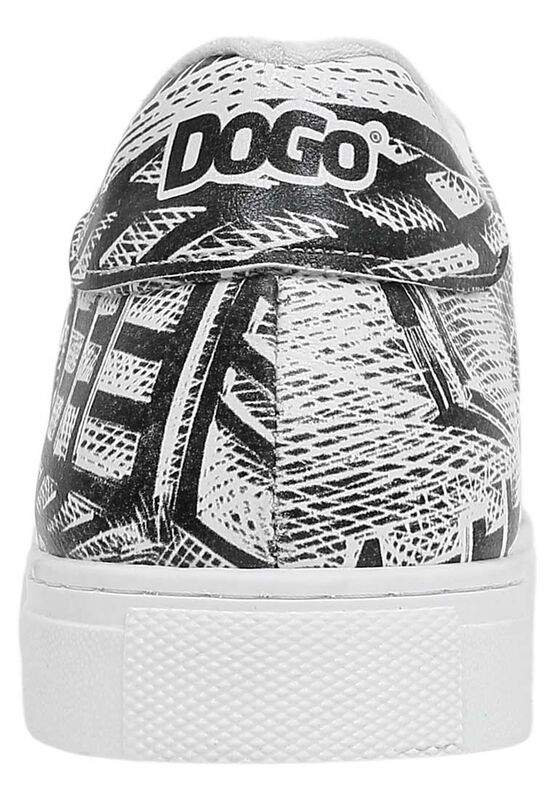 Men Vegan Leather White Sneakers - No Limits Design — صورة المنتج 8 من 9