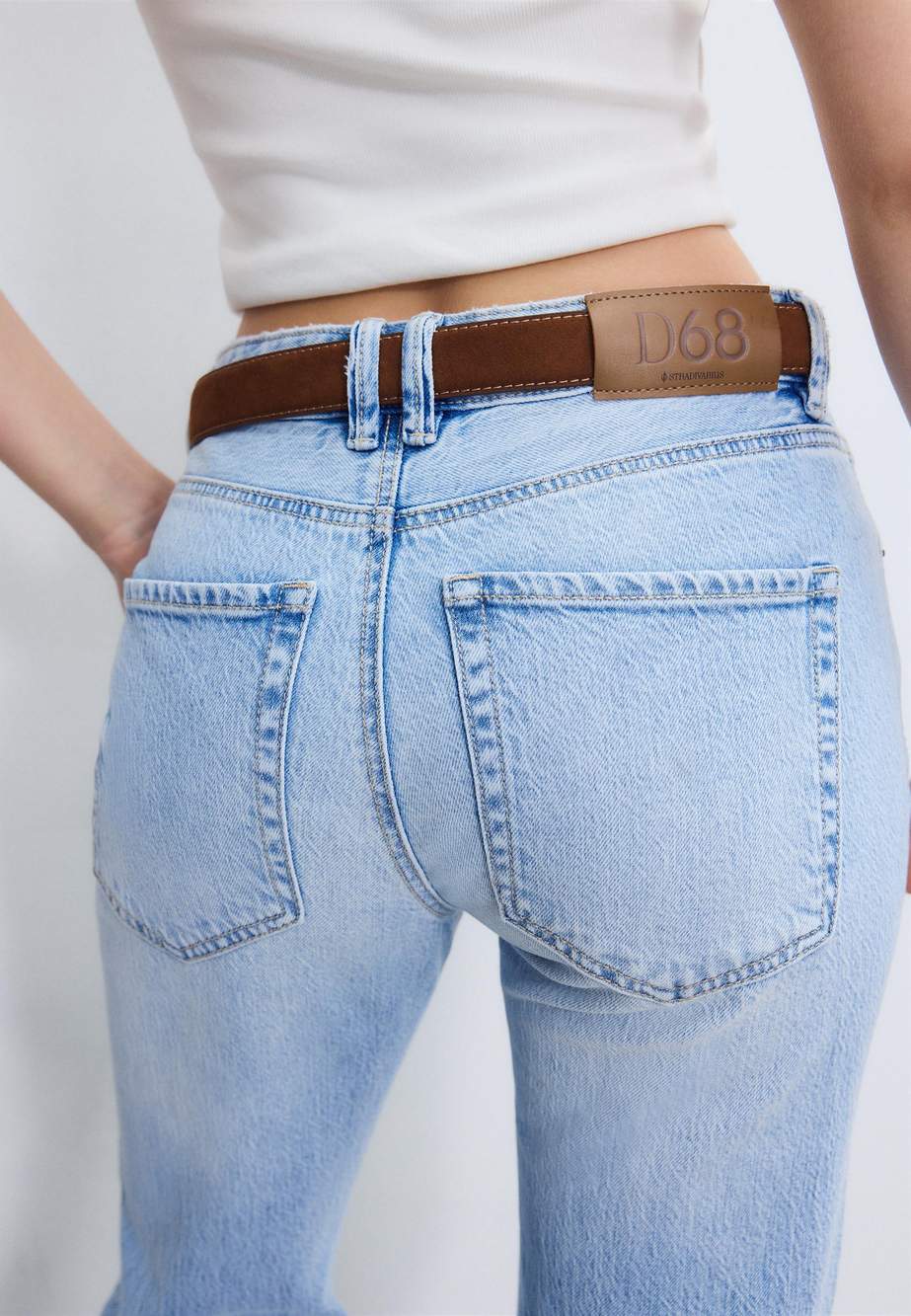 D68 Boot-cut jeans with belt — صورة المنتج 22 من 104