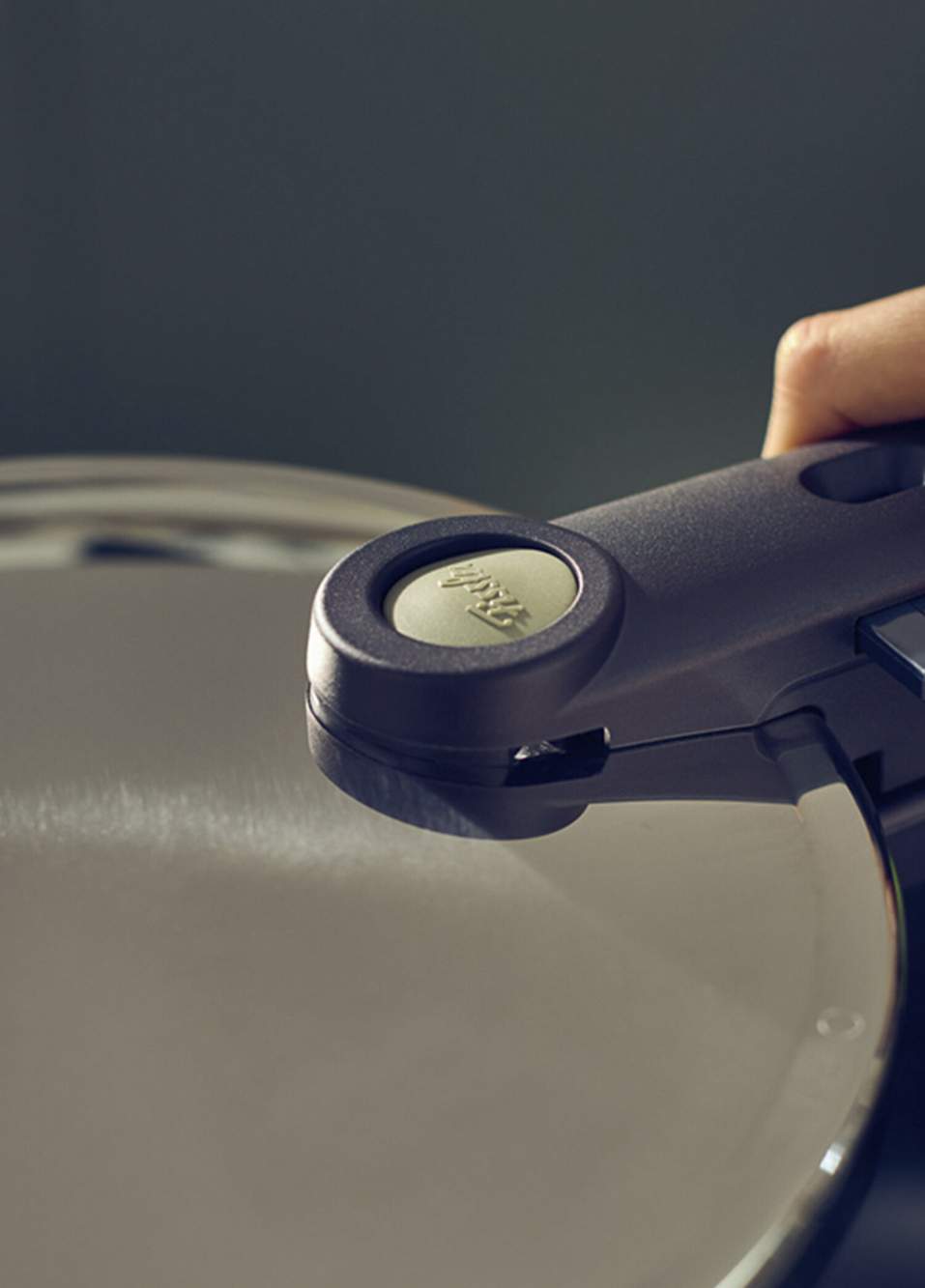 Vitaquick Elemental Grey Steel Pressure Cooker 3,5 Lt — Product image 4 of 4
