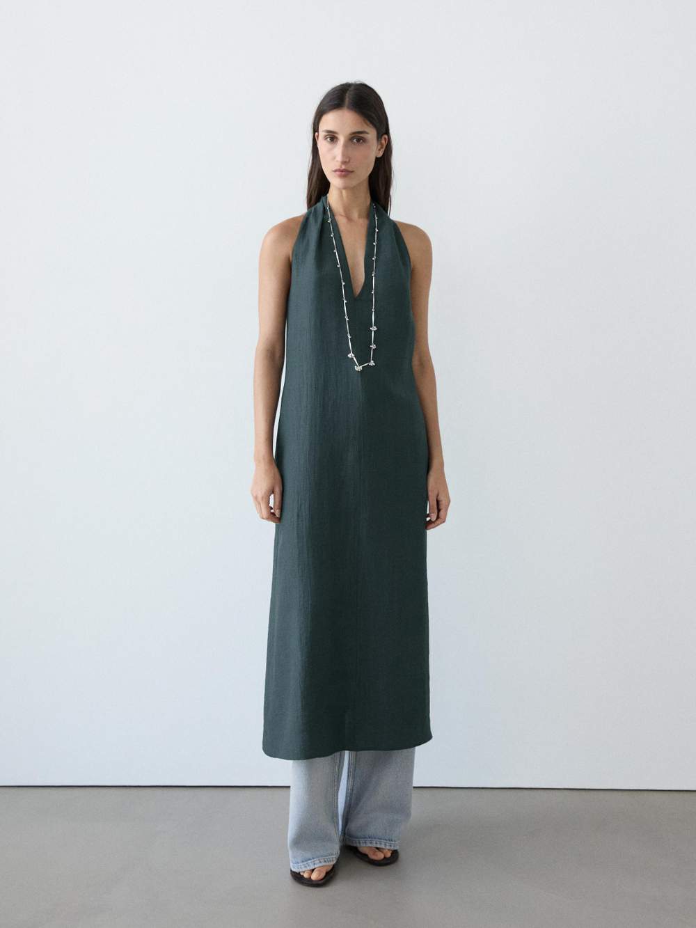 Linen blend midi dress with V-neckline — Product image 5 of 13