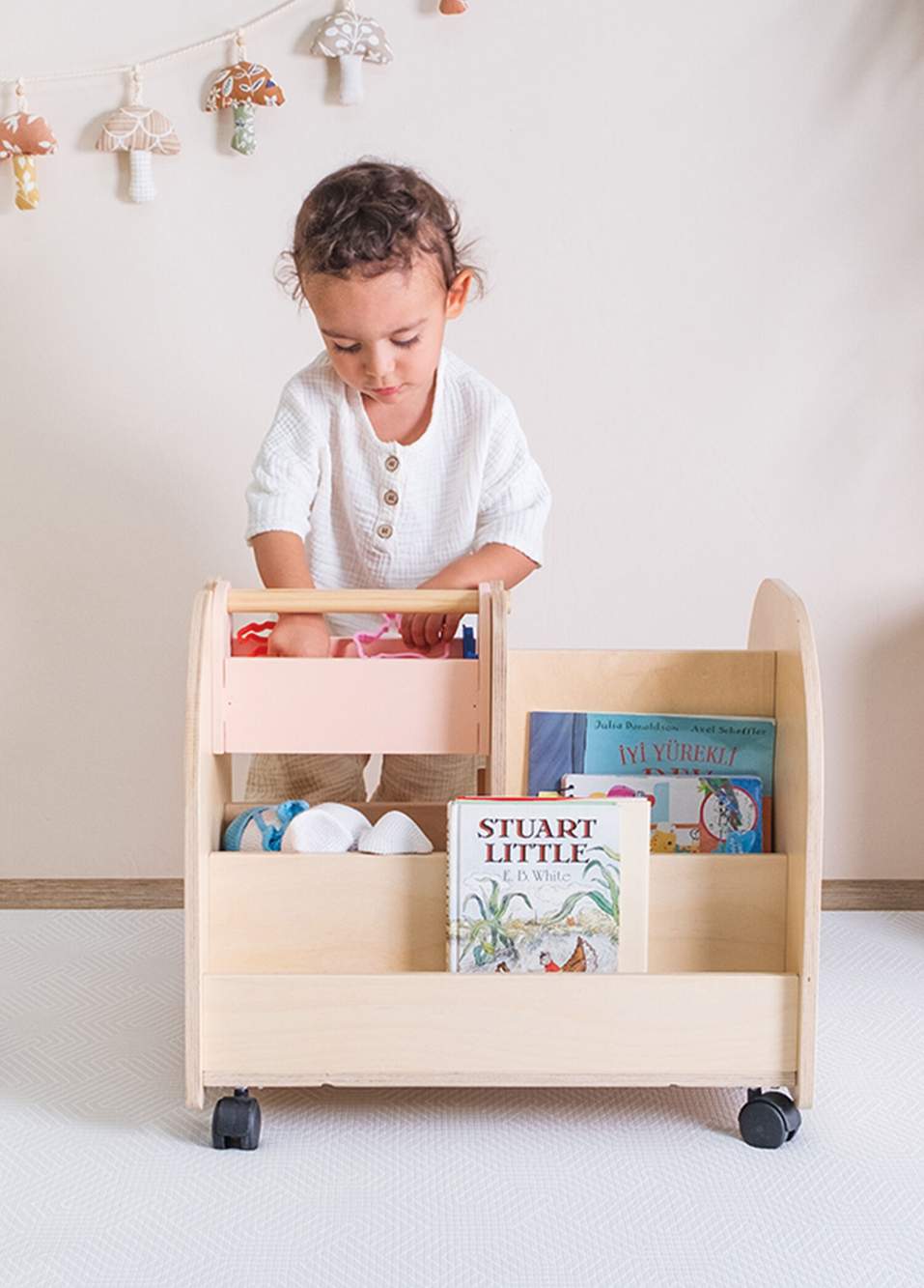 Montessori Huş Ahşap Tekerlekli Çocuk Kitaplık — صورة المنتج 4 من 4