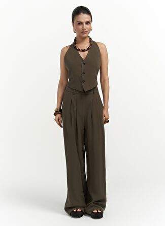 Pailey Low-cut Khaki Vest Pants Set — Product image 19 of 40