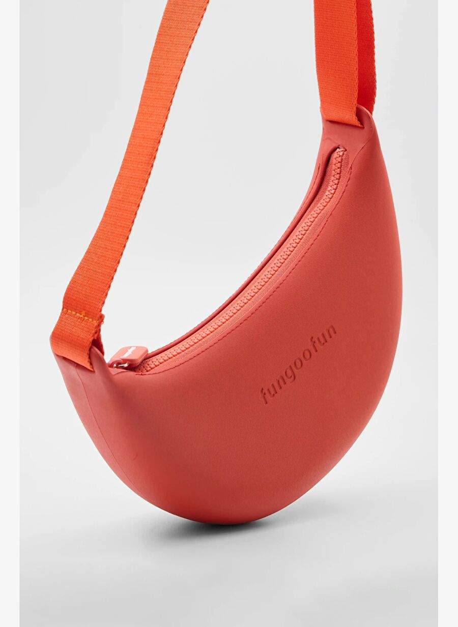 FunGooFun Muz Tasarımlı Kadın Çapraz Çanta F553 KIRMIZI — Product image 4 of 6