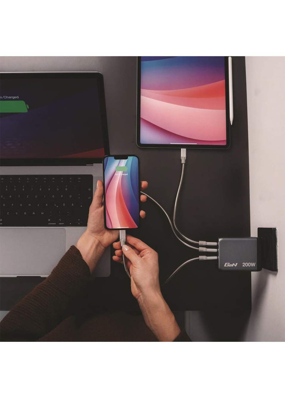 32204 GNC-200 200W 2 x USB-C® PD 100W / 1 x USB-C® PD 65W / 1 x USB QC 3.0 EU/UK/US GaN Charger Hızlı Şarj Cihazı — صورة المنتج 4 من 5