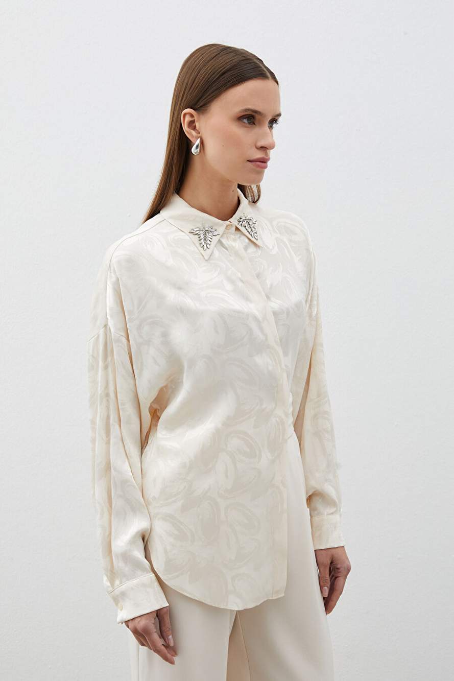 Yaka Aksesuarl Desenli Gomlek Bej — Product image 5 of 6