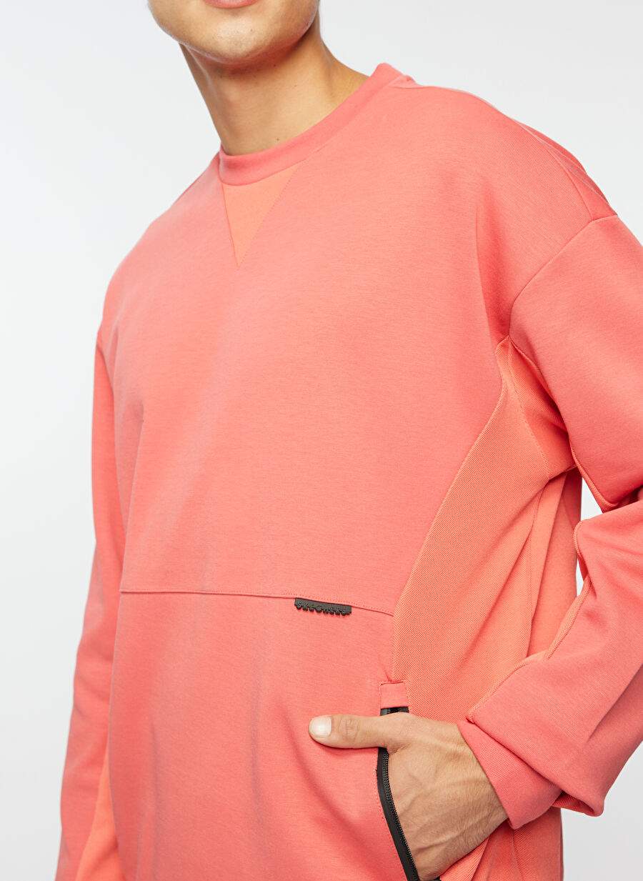 Skechers Pembe Erkek Bisiklet Yaka Sweatshirt -620M 2XI-Lock Crew Neck Sweatshirt — Product image 3 of 5