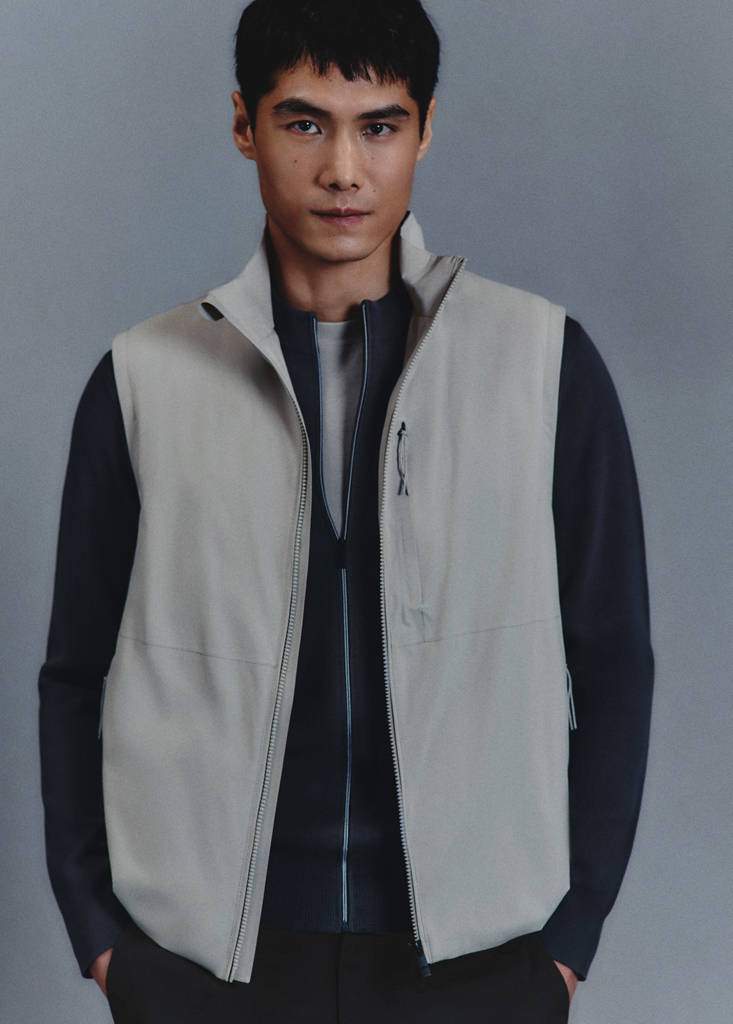 Packable water-repellent gilet with Thermore® technology — Product image 9 of 12