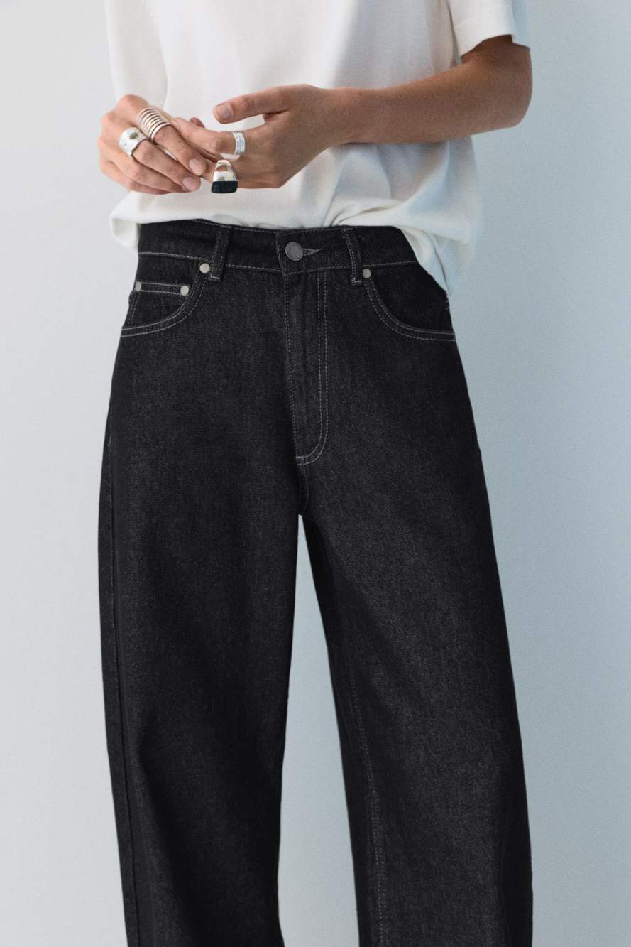 Barrel jeans with stars — Product image 3 of 32