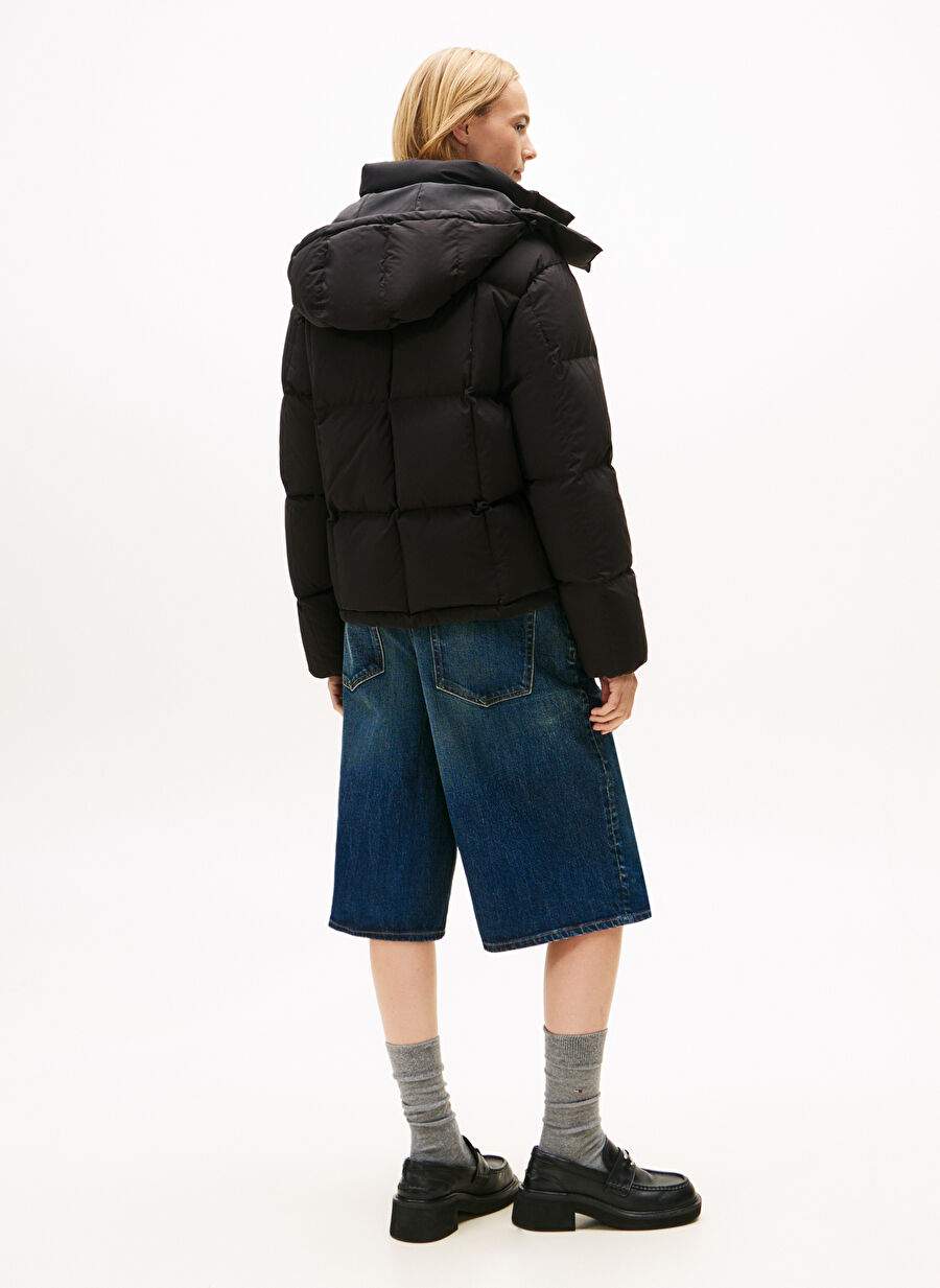 Tommy Jeans Siyah Kadn Standart Baskl Ceket Dw0dw21623bds — صورة المنتج 4 من 4