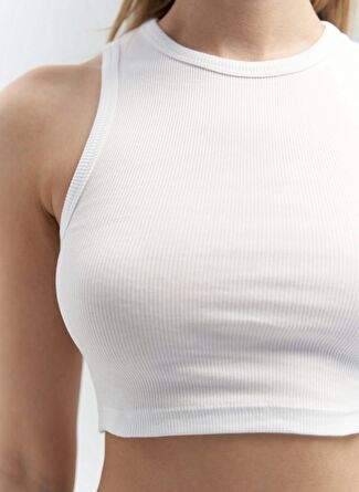 Fleur Fitli Weightlifting Collar White Crop — Product image 13 of 35