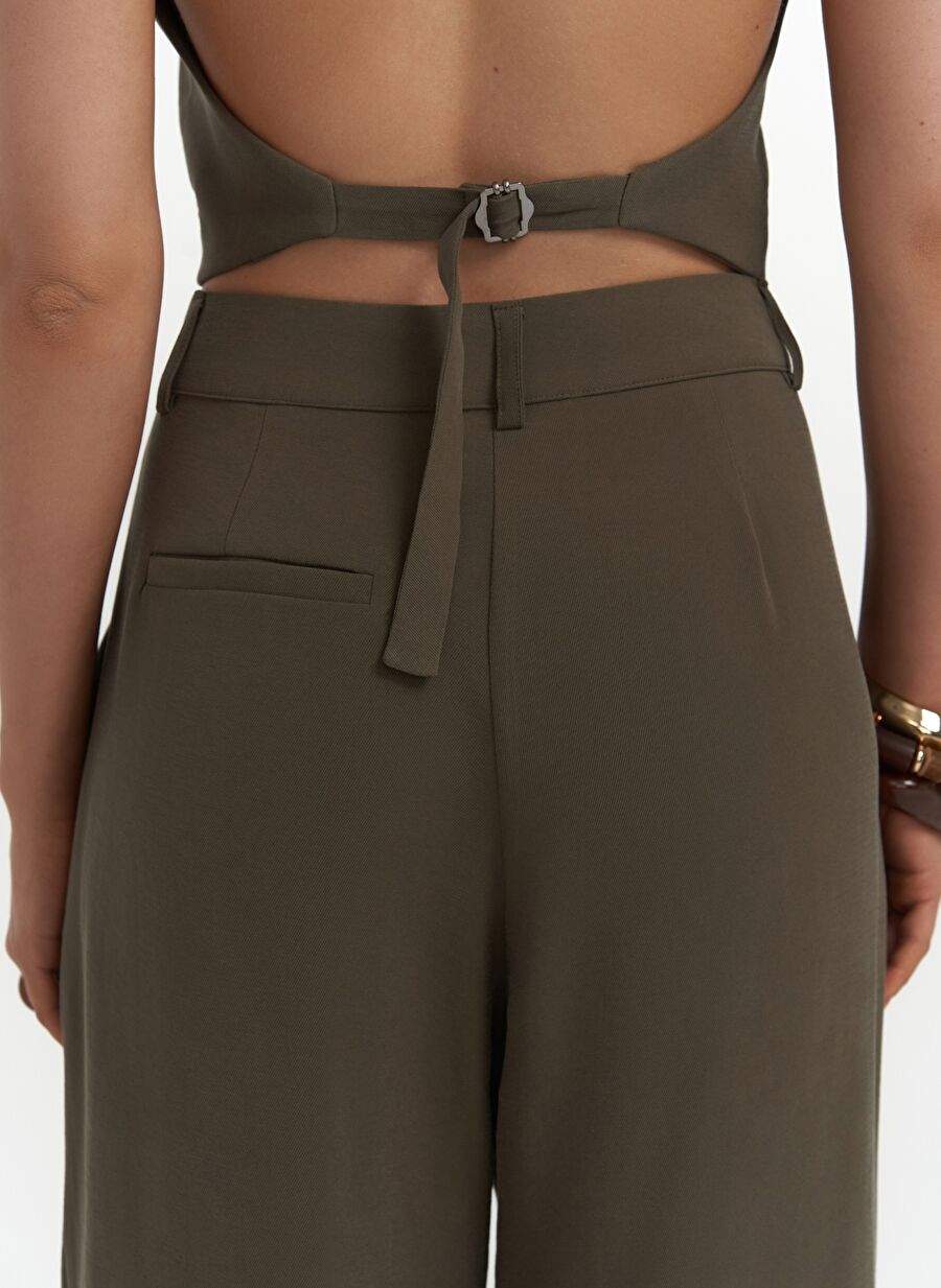 Pailey Low-cut Khaki Vest Pants Set — Product image 38 of 40