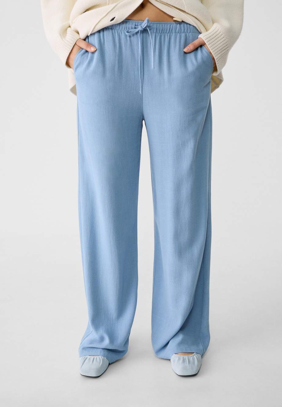 Flowing linen-effect trousers — Product image 4 of 10