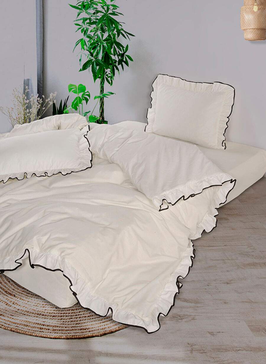 Monolisse Siyah - Ekru Nevresim Takımı CandyFırfırlıTKNevresimTEkruSiyah — Product image 4 of 7
