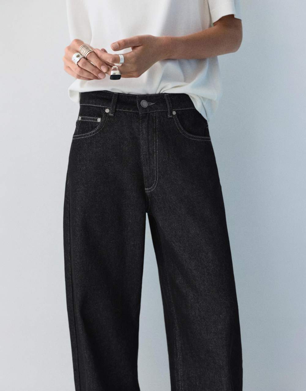 Barrel jeans with stars — Product image 10 of 32