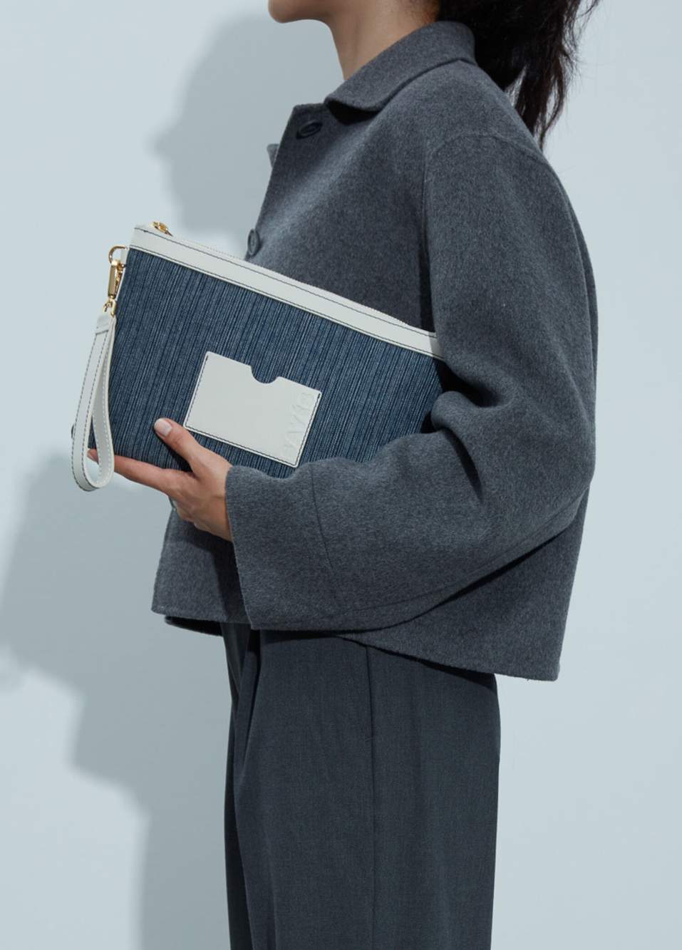 Stitched Lacivert Çizgili Kırık Beyaz Kanvas Kadın Clutch Çanta — Product image 4 of 4