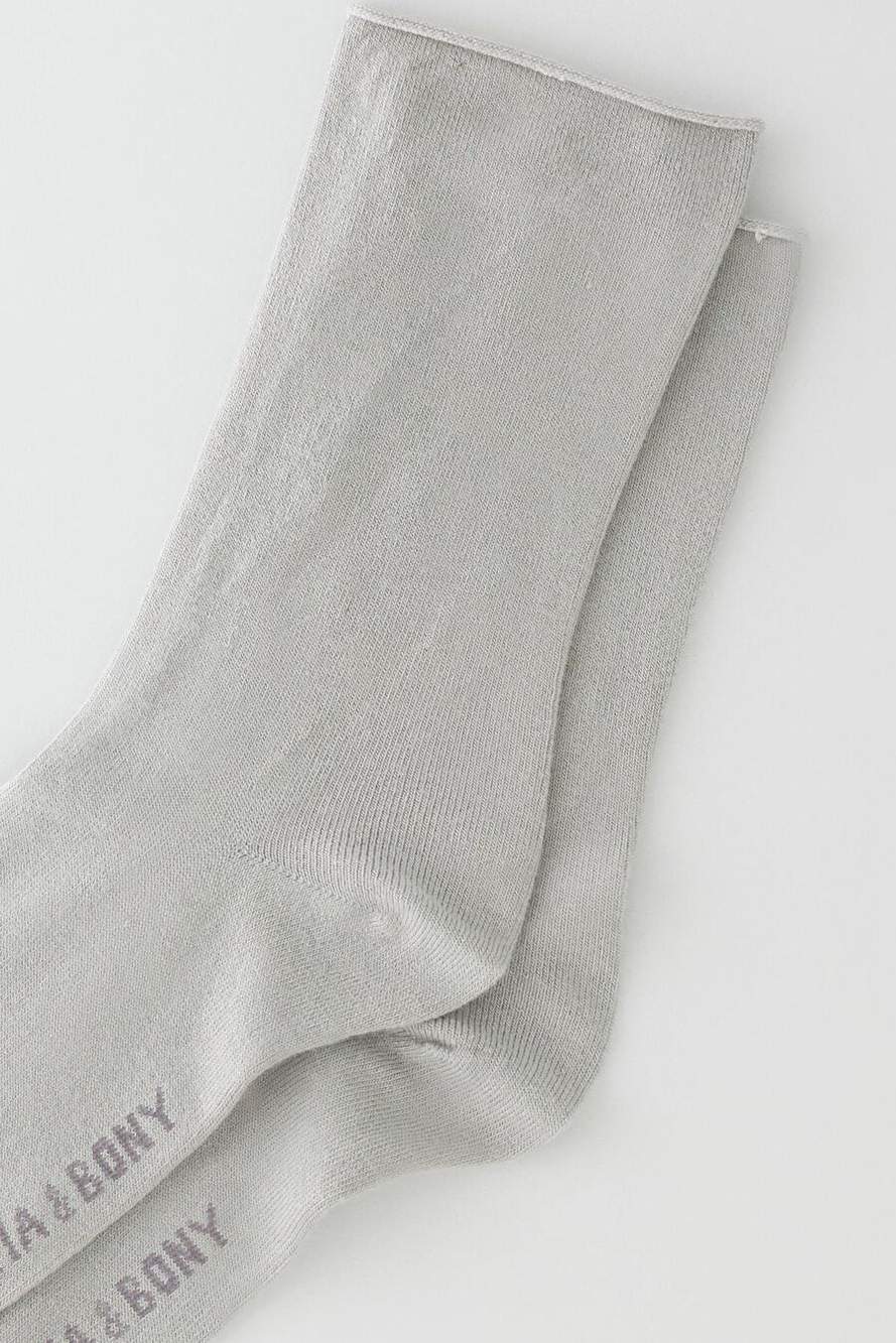 Kadın Gri Renkli Lastiksiz Modal Kumaş İnce Soket Çorap — Product image 3 of 3