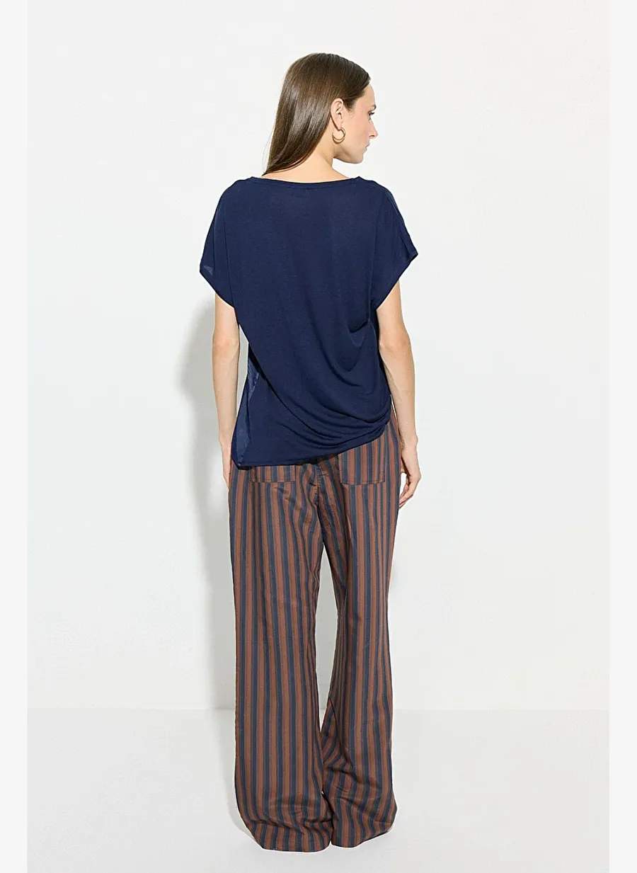 Gusto V Yaka Onu Saten Tshirt Lacivert — صورة المنتج 5 من 5
