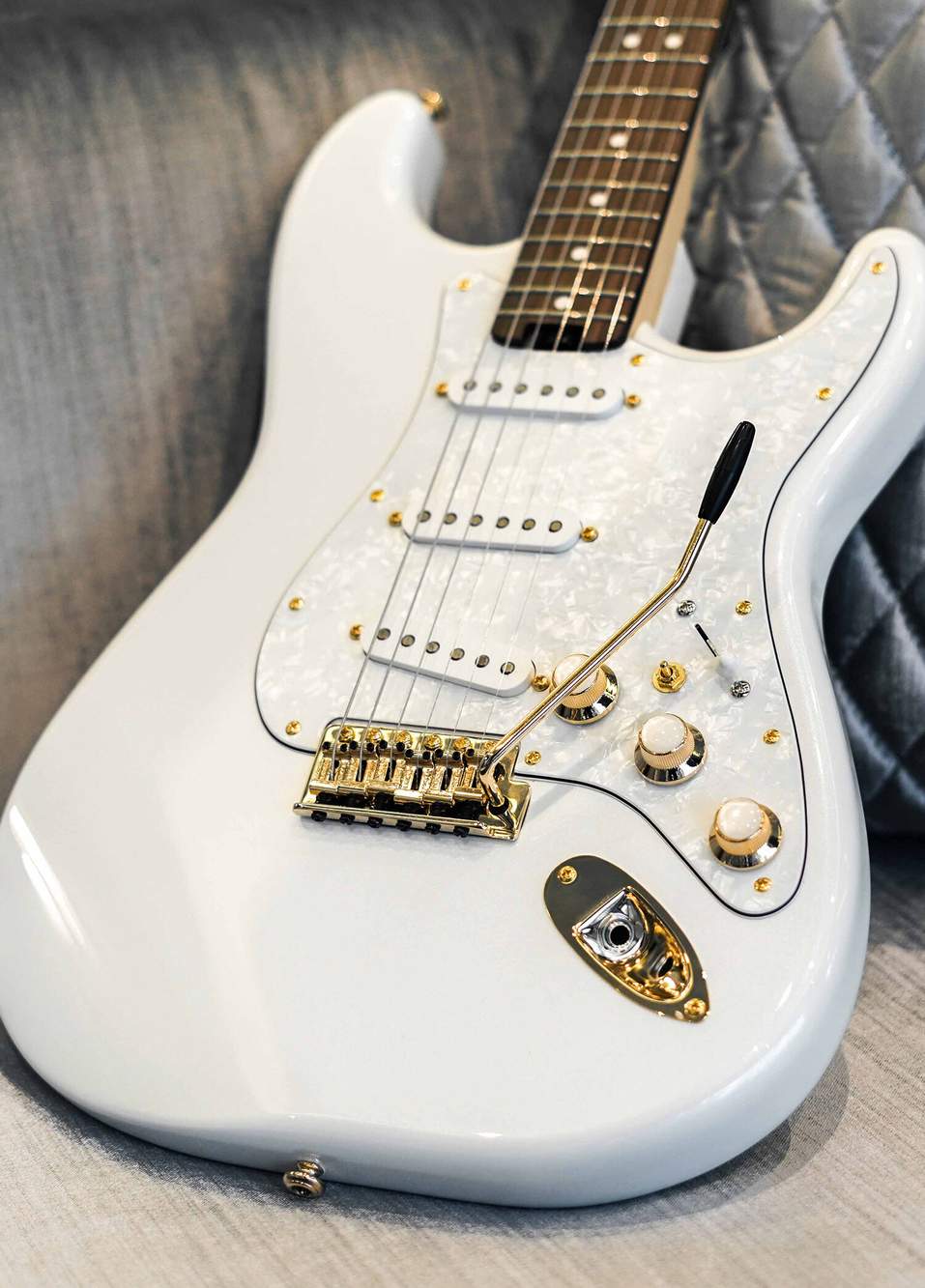 Shira Classic S Royal Pearl White Elektro Gitar — صورة المنتج 3 من 7